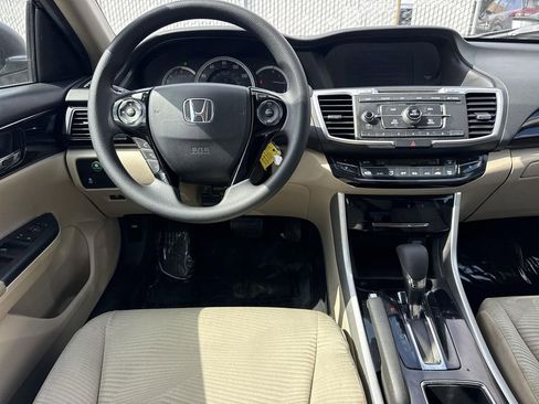 Used 2017 Honda Accord LX image 17