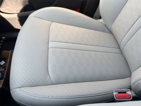 New 2025 Kia Sorento S image 42