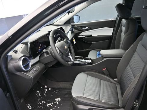 New 2026 Chevrolet Trax LT w/ Driver Confidence Package FWD image 15
