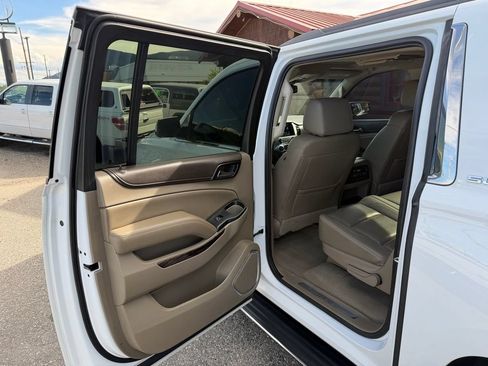 Used 2019 GMC Yukon XL SLT w/ Open Road Package AWD/4WD image 6