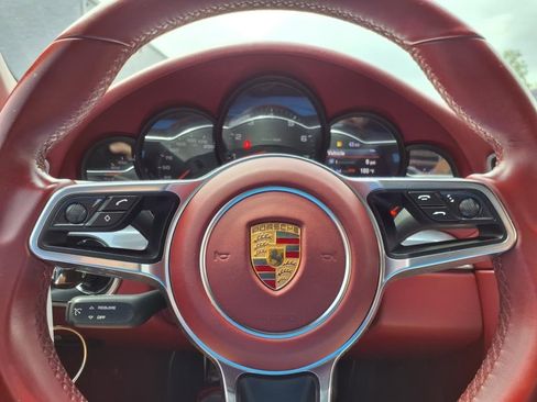 Used 2018 Porsche 911 Carrera image 23