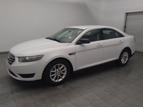Used 2014 Ford Taurus SE image 2