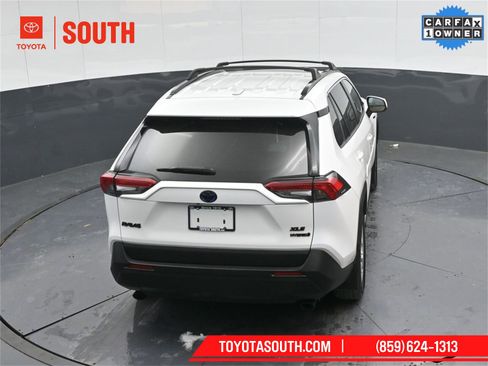 Used 2021 Toyota RAV4 XLE w/ Convenience Package image 40