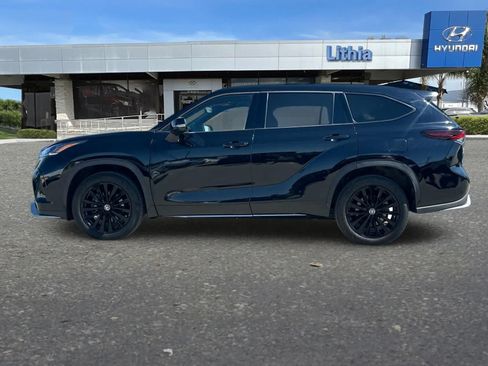 Used 2025 Toyota Highlander XSE AWD/4WD image 6