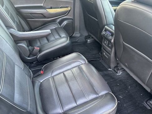 Used 2018 GMC Acadia Denali image 40