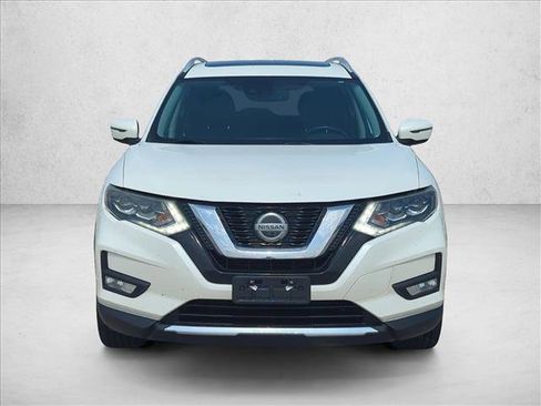 Used 2018 Nissan Rogue SL w/ Premium Package image 2