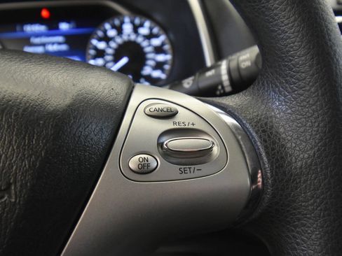 Used 2018 Nissan Murano S image 24