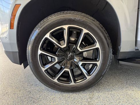 Used 2025 Chevrolet Tahoe RST w/ Comfort Package AWD/4WD image 28