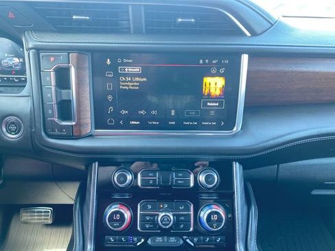 Used 2023 GMC Yukon Denali Ultimate AWD/4WD image 13