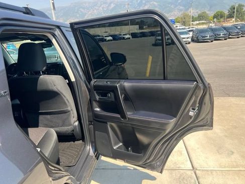 Used 2022 Toyota 4Runner TRD Off-Road AWD/4WD image 22