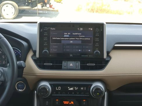 Used 2020 Toyota RAV4 Limited image 16