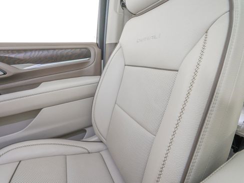 Used 2024 GMC Yukon Denali w/ Denali Reserve Package image 31