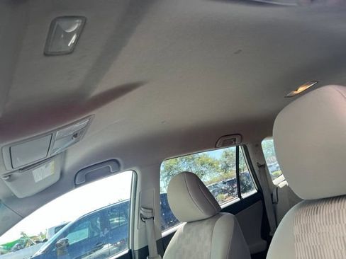 Used 2012 Toyota RAV4 4WD V6 w/ Tow Prep Pkg image 9