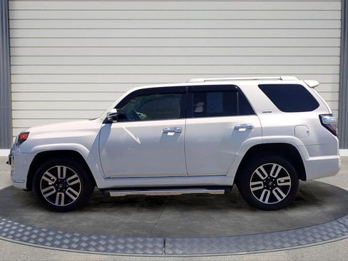 Used 2016 Toyota 4Runner Limited image 4