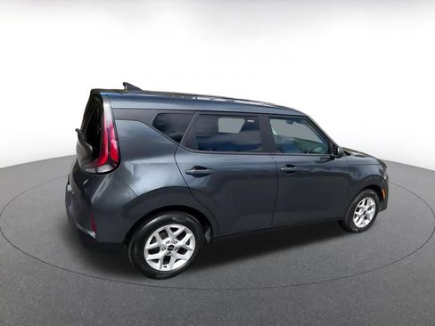 Used 2025 Kia Soul LX w/ LX Technology Package FWD image 15