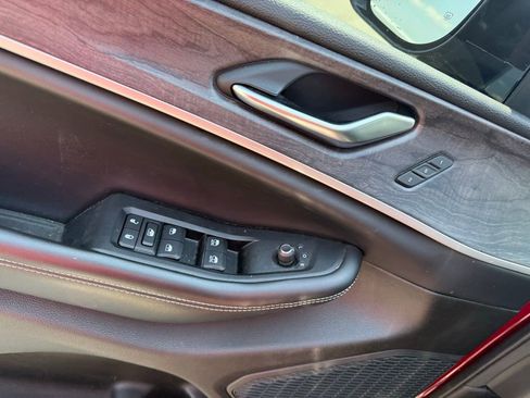 Used 2023 Jeep Grand Cherokee L Limited w/ Black Appearance Package RWD image 10