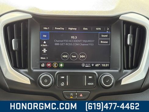 Used 2024 GMC Terrain SLT image 11