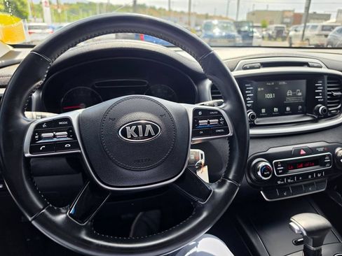 Used 2019 Kia Sorento AWD w/ LX Convenience Package image 16