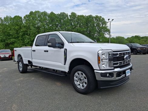 Used 2024 Ford F250 XLT AWD/4WD image 1
