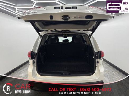 Used 2019 Toyota Highlander Plus image 6