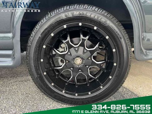 Used 2018 Chevrolet Express 2500 image 35