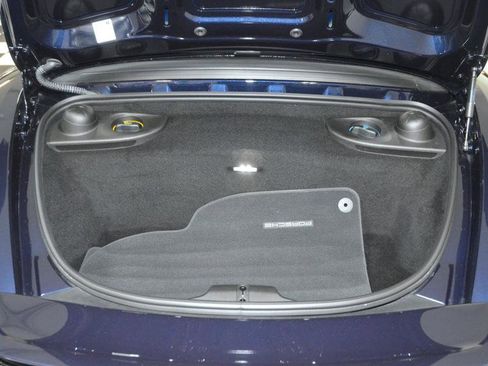 Used 2018 Porsche 718 Boxster RWD image 15