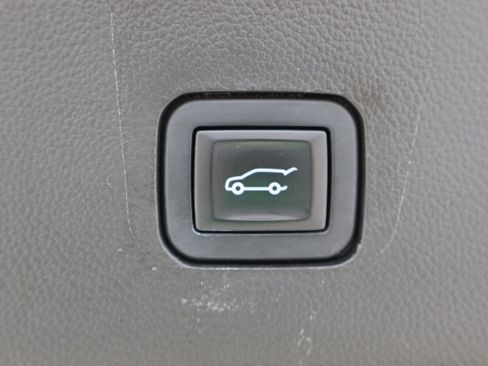 Used 2019 Chevrolet Traverse LT image 27