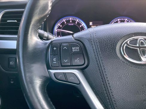 Used 2018 Toyota Highlander Limited image 24