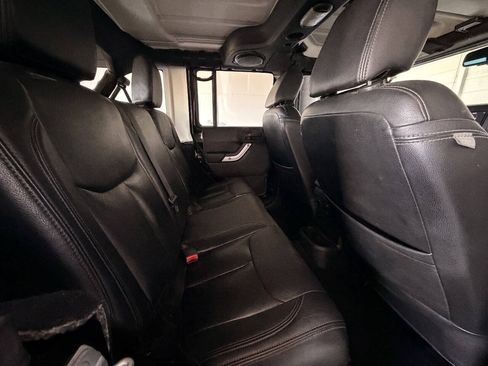 Used 2014 Jeep Wrangler Unlimited Sahara AWD/4WD image 23