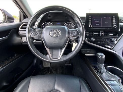 Used 2023 Toyota Camry SE image 6