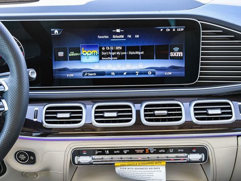 New 2026 Mercedes-Benz GLS 580 4MATIC image 14