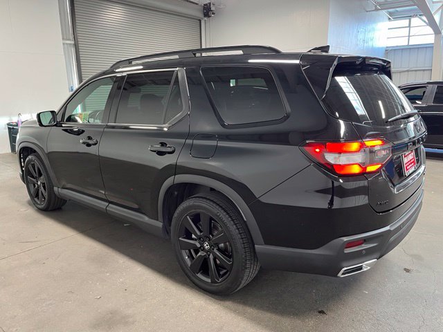 Used 2025 Honda Pilot Black Edition image 5