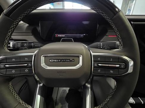 Used 2026 GMC Acadia Denali w/ Super Cruise Package AWD/4WD image 14