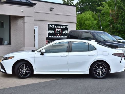 Used 2021 Toyota Camry SE FWD image 4