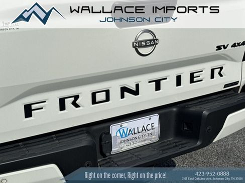 Used 2023 Nissan Frontier SV w/ Midnight Edition Package AWD/4WD image 12
