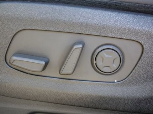 New 2026 Kia Carnival EX FWD image 24