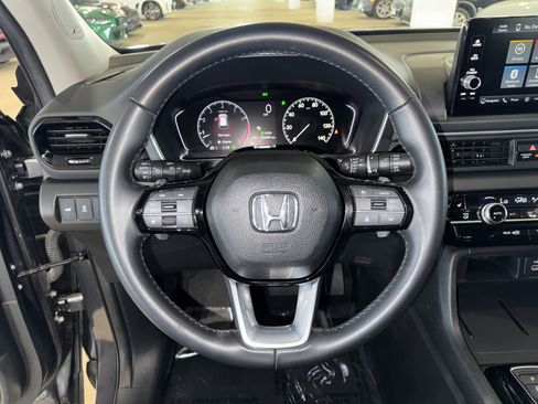 Used 2024 Honda Pilot Touring image 22