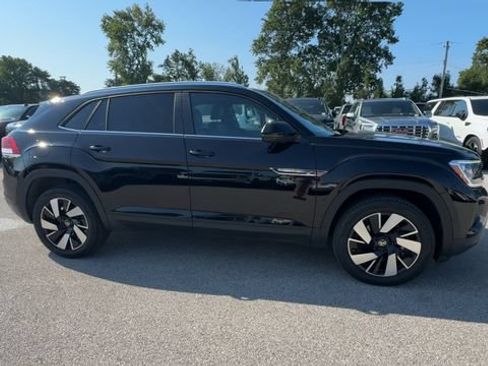 Used 2026 Volkswagen Atlas Cross Sport SE AWD/4WD image 2