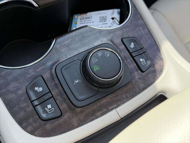 Used 2022 GMC Acadia Denali w/ Denali Technology Package AWD/4WD image 36