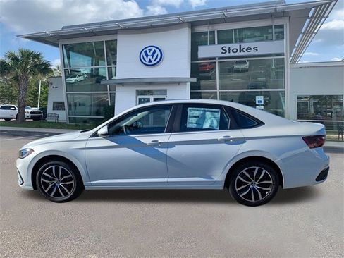New 2026 Volkswagen Jetta SE image 7
