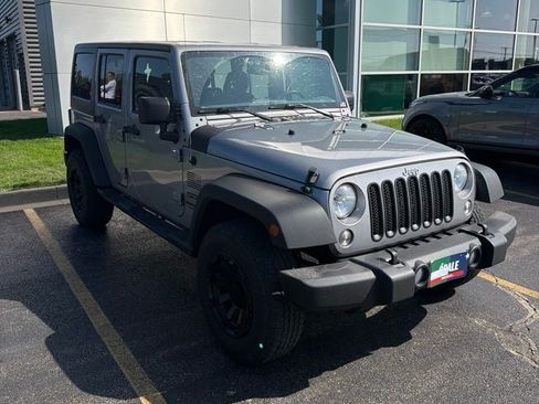 Used 2017 Jeep Wrangler Unlimited Sport w/ Quick Order Package 24S AWD/4WD image 3