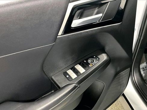 Used 2022 Mitsubishi Outlander SE image 37