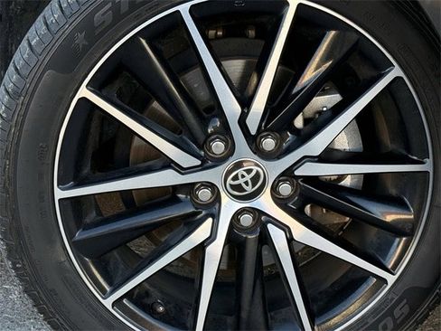 Used 2023 Toyota Camry SE image 9