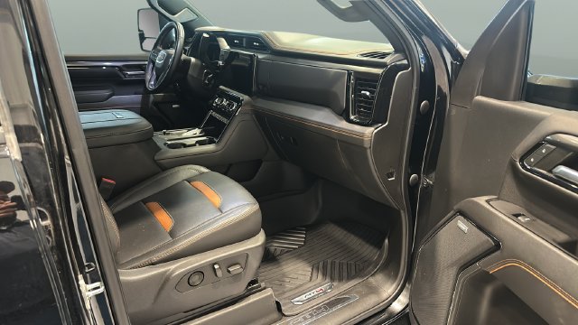 Used 2024 GMC Sierra 2500 AT4 AWD/4WD image 17
