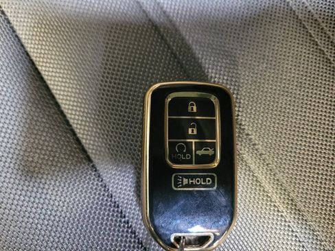 Used 2019 Honda CR-V EX image 32