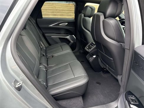 Used 2024 Cadillac Lyriq Luxury image 13