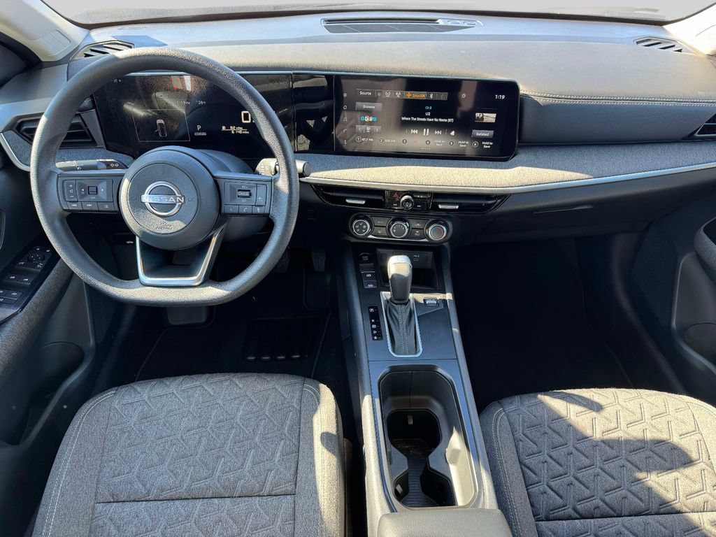 Certified 2025 Nissan Kicks SV FWD image 13