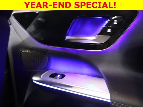 Used 2025 Mercedes-Benz GLC 300 4MATIC image 36