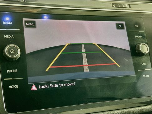 Used 2019 Volkswagen Tiguan SE w/ Panoramic Sunroof Package FWD image 22