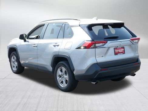 Used 2025 Toyota RAV4 XLE AWD/4WD image 5
